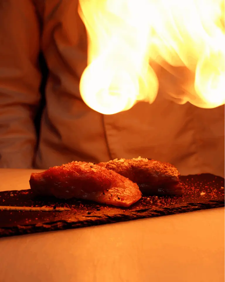 flamberad lax nigiri